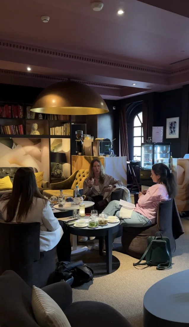 Mastermind group discussion — photograph 3