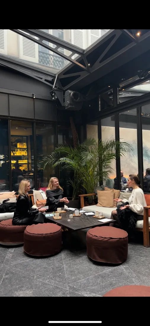 Mastermind group discussion — photograph 6