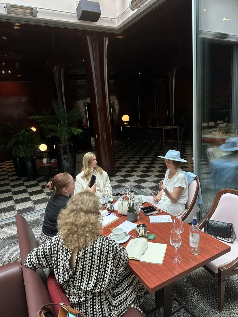 Mastermind group discussion — photograph 7